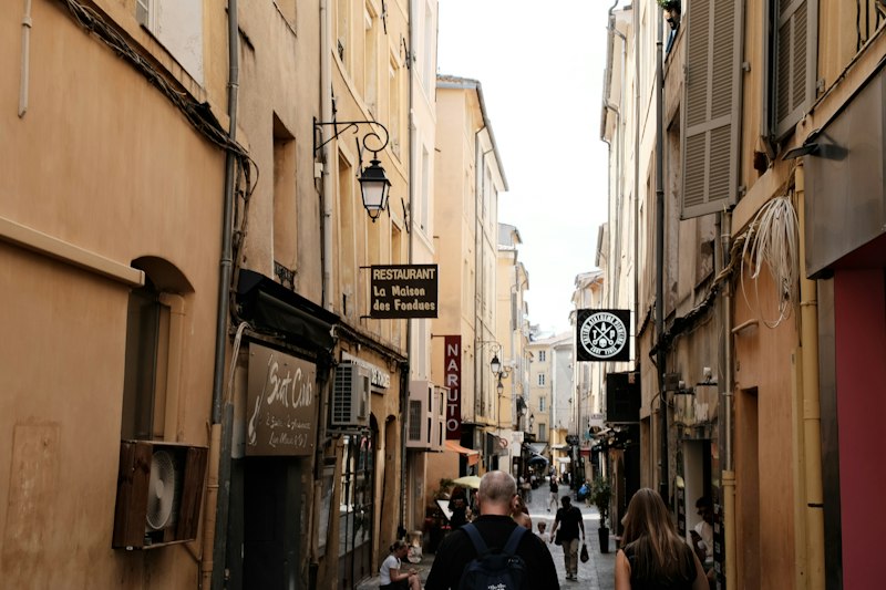 An ochre lane in Old Nice